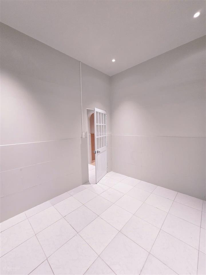 Chủ gấp bán nhà 84.4m2 giá 4,567tỷ hương lộ 2 chỉ 55tr/m2 sổ a4 bank giữ chốt nhanh quà hấp dẫn