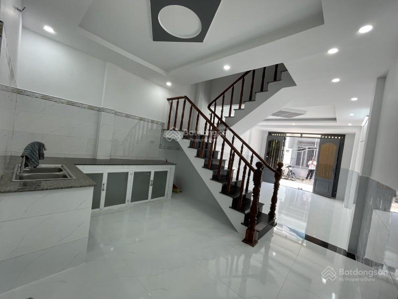 Nhà đẹp sổ chất 42m2(4m x 10.5m) 2tầng chỉ 4,2tỷ đường số 8 bhh hẻm ôtô 6m thông