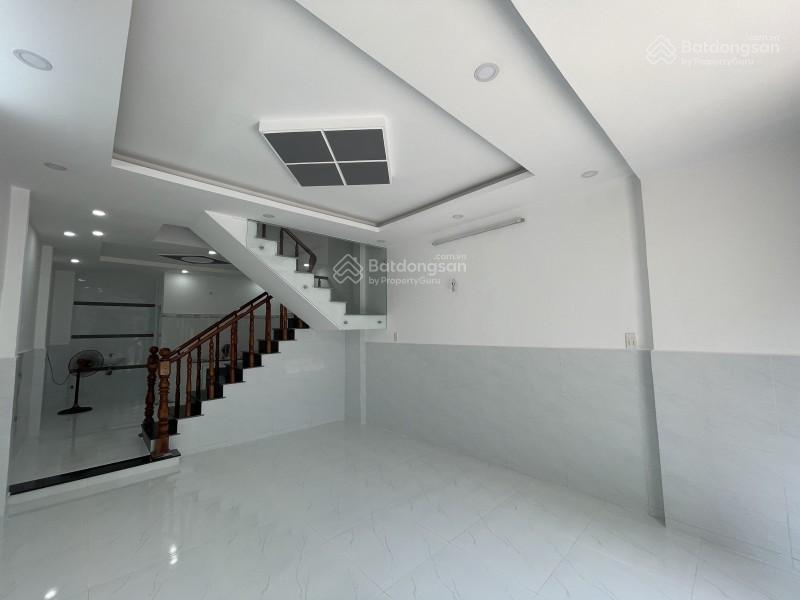 Nhà đẹp sổ chất 42m2(4m x 10.5m) 2tầng chỉ 4,2tỷ đường số 8 bhh hẻm ôtô 6m thông