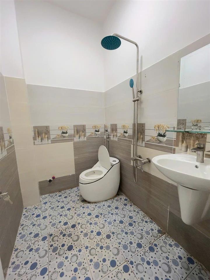Diện tích rộng 75m2 chỉ 5.1 tỷ nhà 2tầng mới đẹp ở ngay hẻm ôtô 5m thông 3pn(có trệt) sổ hồng riêng