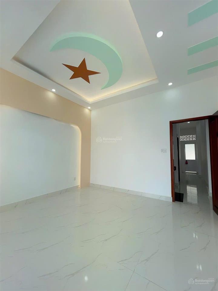 Diện tích rộng 75m2 chỉ 5.1 tỷ nhà 2tầng mới đẹp ở ngay hẻm ôtô 5m thông 3pn(có trệt) sổ hồng riêng