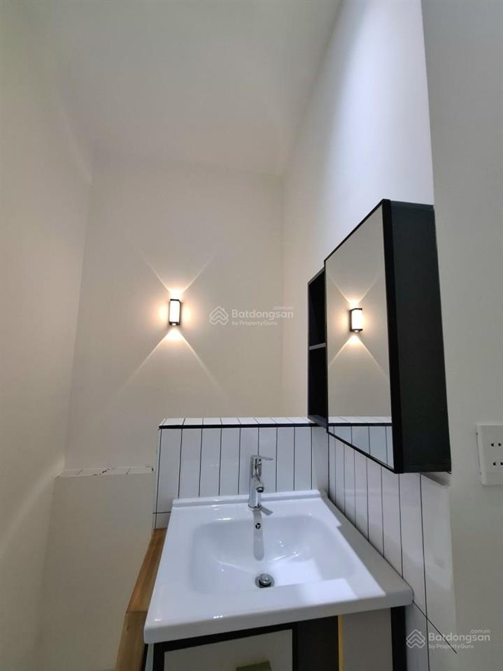 Siêu hiếm sát quận 10 hẻm 5m ô tô đỗ cửa 43m2  2tầng mới đẹp sổ nở hậu chỉ 4.579 tỷ