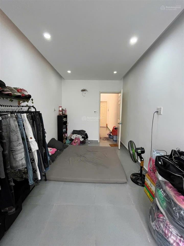 Nhà ngay chợ phạm văn hai tân bình 38m2  hẻm thông  nở hậu  giá chỉ 4.5 tỷ