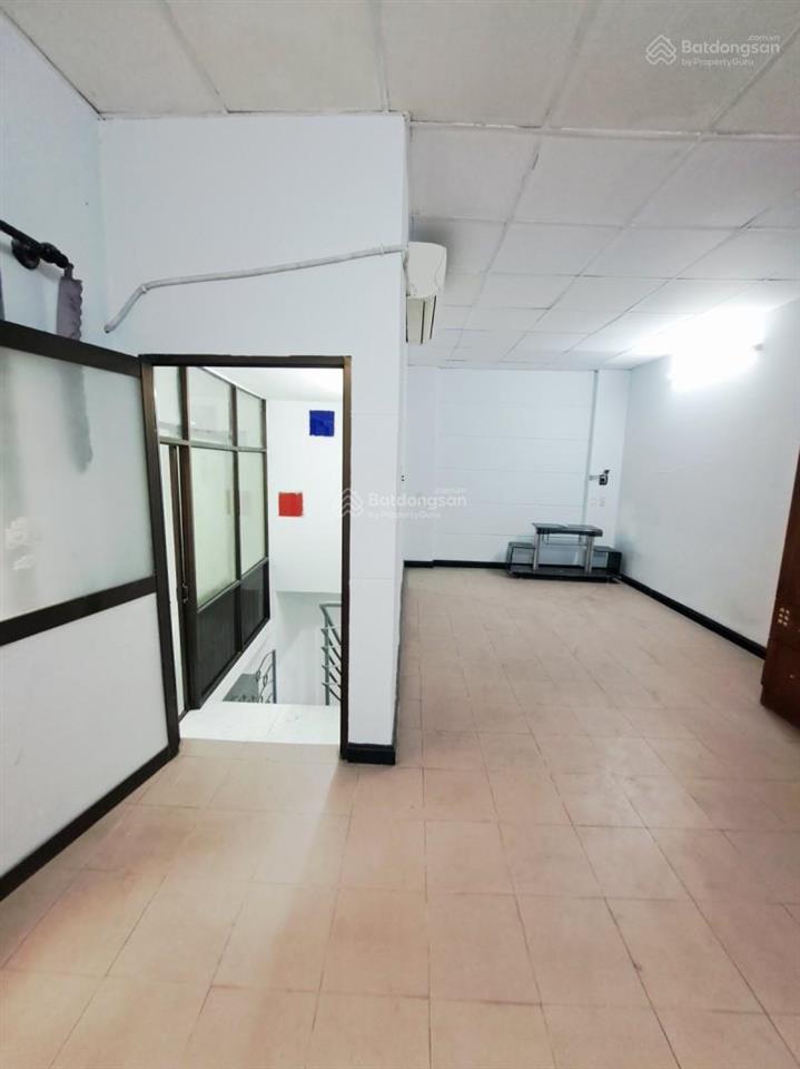 Chốt nhanh tân phú dt to 54m2(8.4 x 6.6)  chỉ 4,479 tỷ 2tầng kiên cố 3pn sát hẻm ôtô