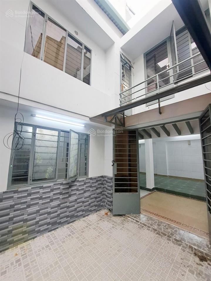 Chốt nhanh tân phú dt to 54m2(8.4 x 6.6)  chỉ 4,479 tỷ 2tầng kiên cố 3pn sát hẻm ôtô