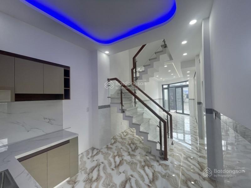Gấp nhà mới 72m2 có sân ô tô chỉ 5,678 tỷ hẻm 6m btct 3tầng 3pn 3wc sổ a4