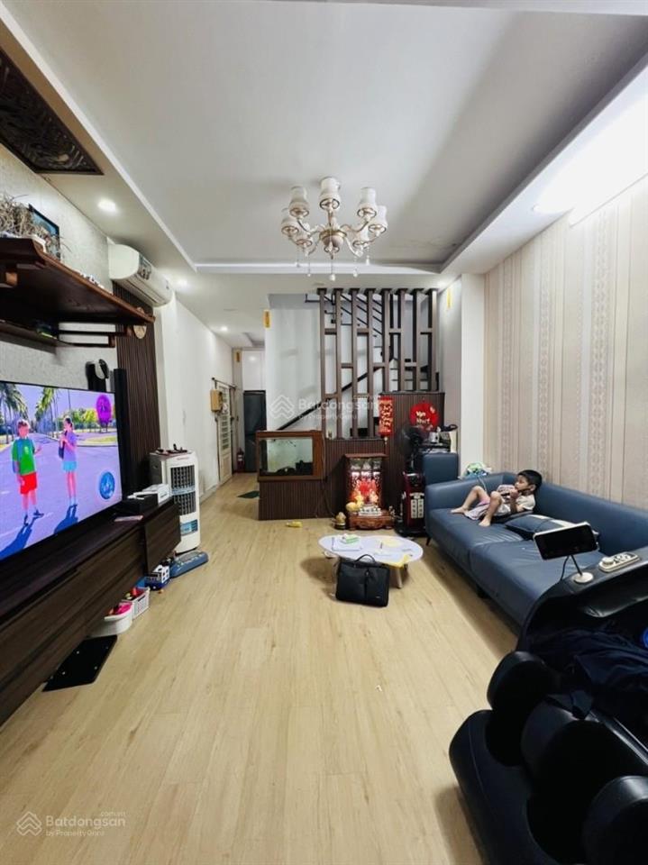 Siêu vip 2tầng quận 10 cách mt hoà hưng 20m nở hậu sổ riêng 5.8tỷ