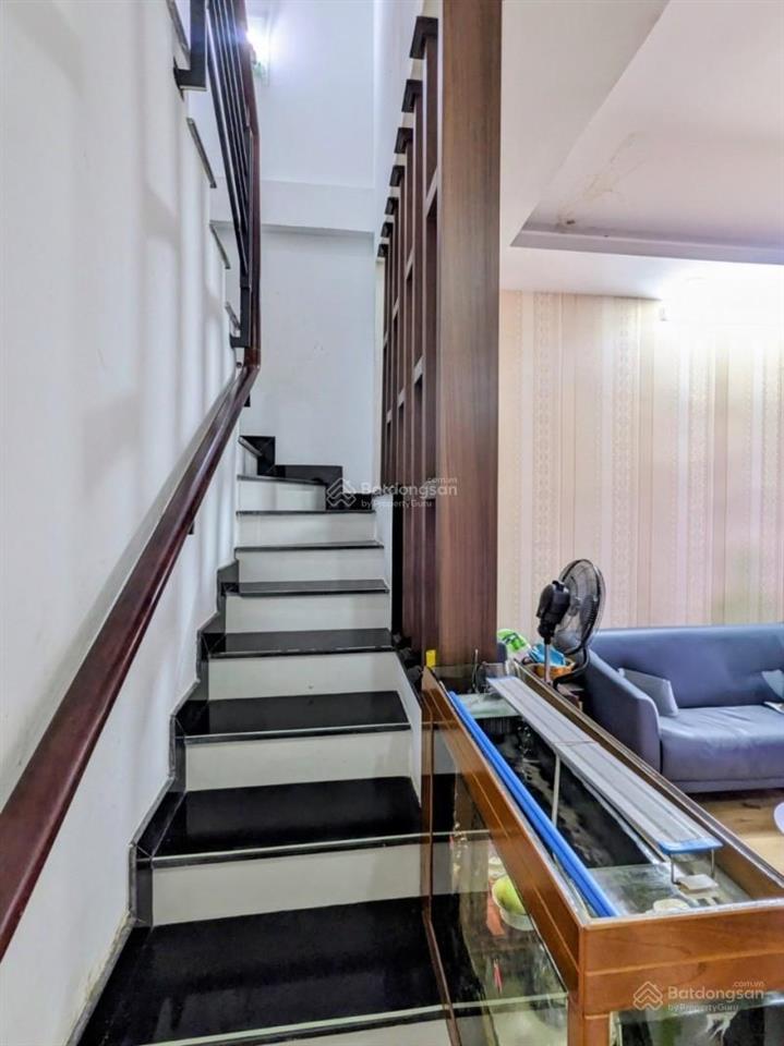 Siêu vip 2tầng quận 10 cách mt hoà hưng 20m nở hậu sổ riêng 5.8tỷ