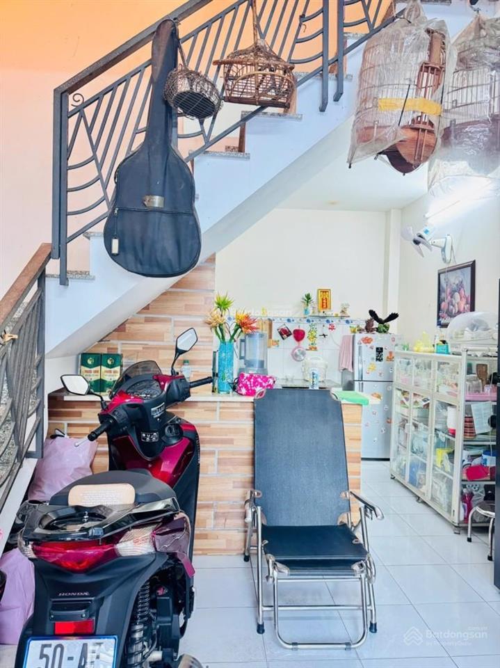Gấp bán nhà chuẩn lô tư  40m2  2pn  sổ a4  chỉ 4.14 tỷ  hẻm 6m thông