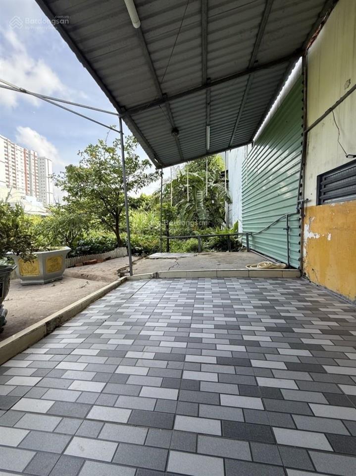 Giá tốt nhà to 72m2 chỉ 4.x tỷ hẻm rộng oto ngủ nhà hương lộ 2 bình tân gần aeon mall bt