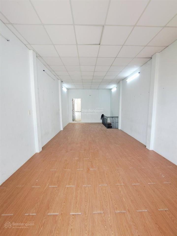 Gấp bán nhỉnh 3 tỷ 48m2 3 tầng  hẻm xe hơi 5m gần chợ lê văn quới