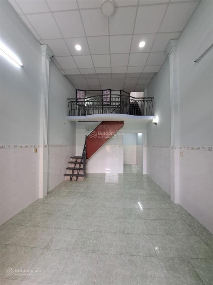 Gấp bán nhỉnh 3 tỷ 48m2 3 tầng  hẻm xe hơi 5m gần chợ lê văn quới