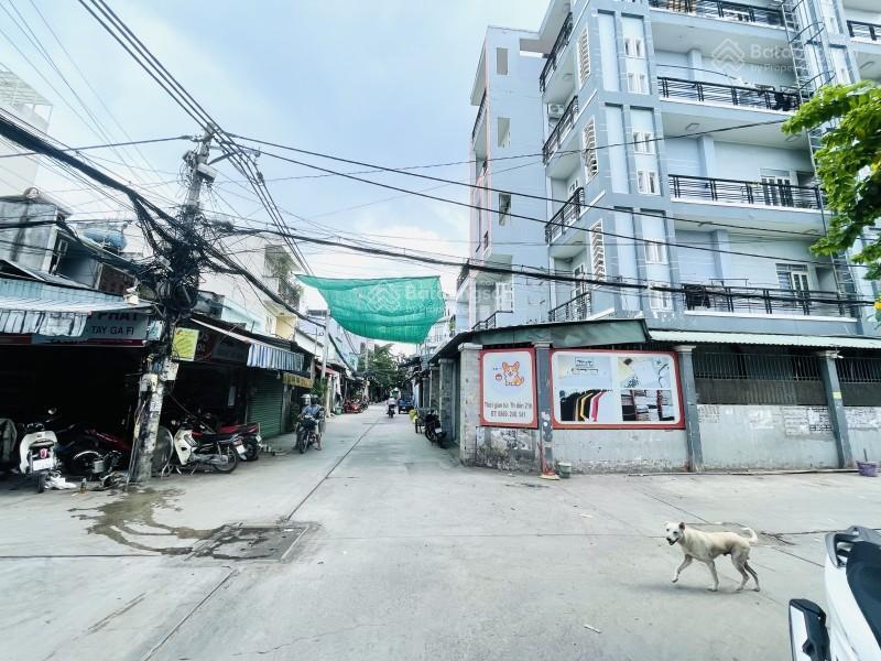 Gấp bán giảm sâu 65m 3 tầng mới đẹp sổ a4 giáp aeon hẻm ô tô chỉ 5,588 tỷ