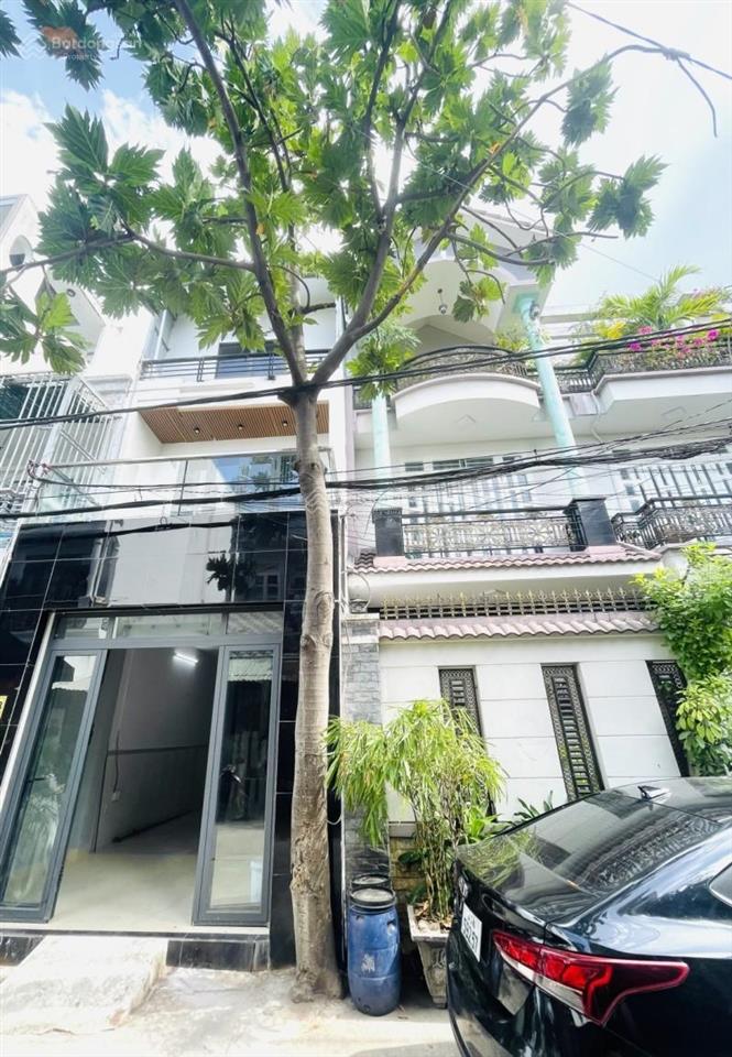 Gấp bán giảm sâu 65m 3 tầng mới đẹp sổ a4 giáp aeon hẻm ô tô chỉ 5,588 tỷ