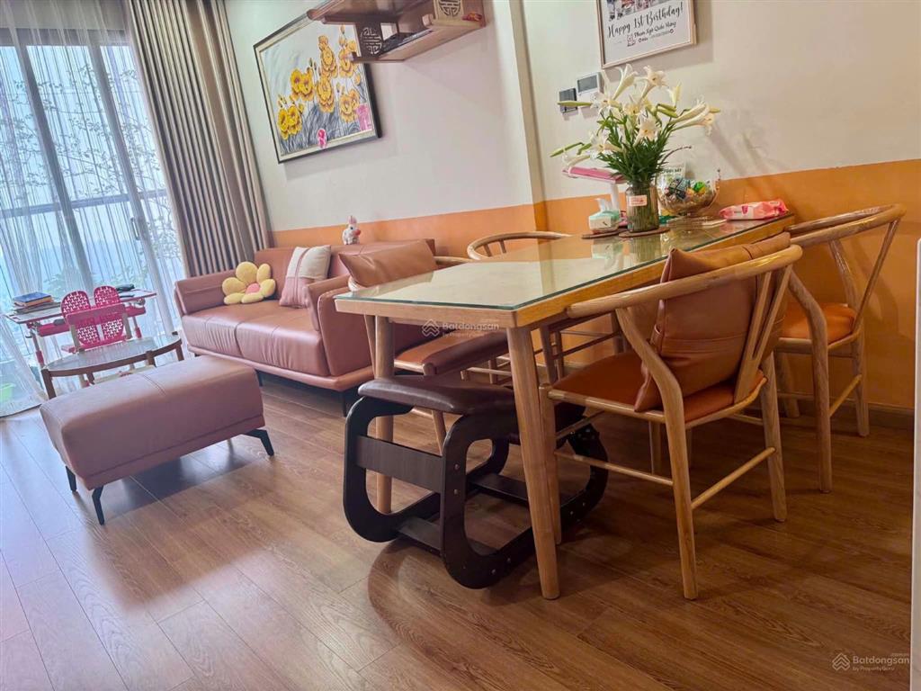 Bán gấp cc eco green city, giá 5.8 tỷ, 75m2, 2pn, 2wc, sẵn sổ, full nội thất