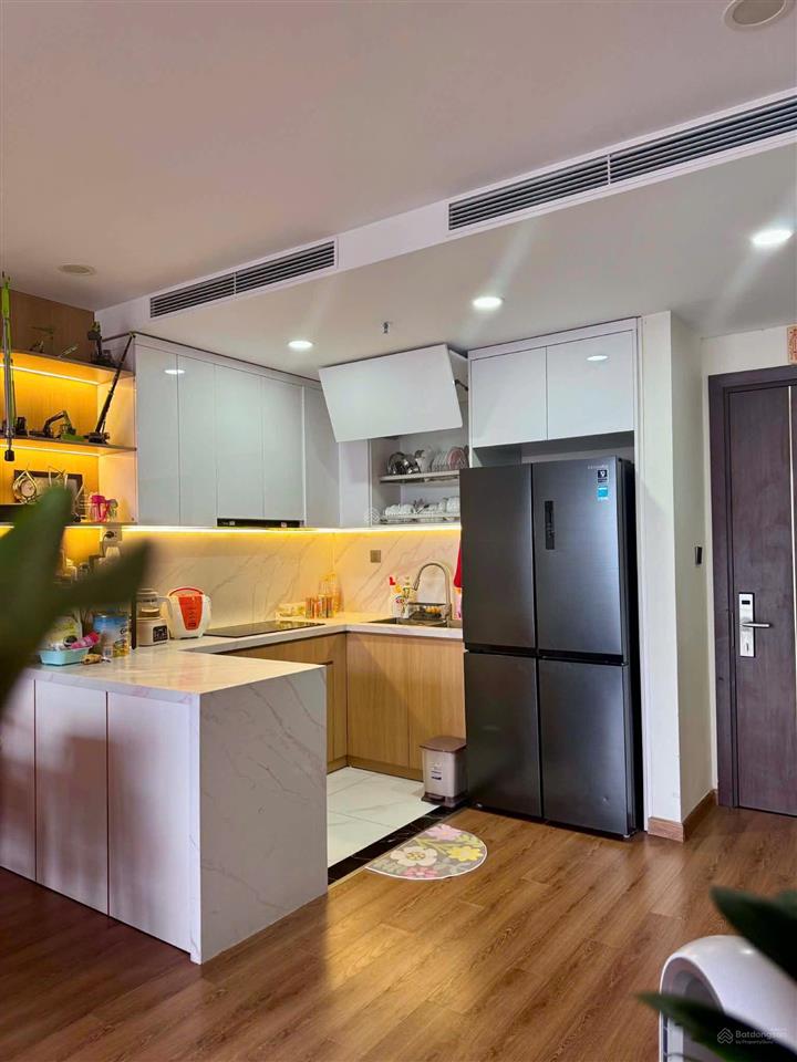 Bán gấp cc eco green city, giá 5.8 tỷ, 75m2, 2pn, 2wc, sẵn sổ, full nội thất