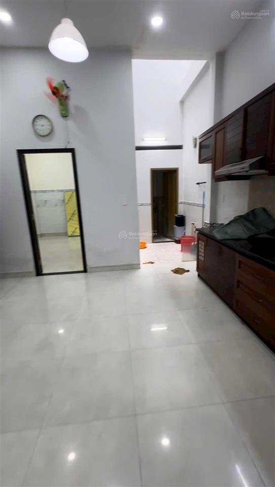 3tỷ350 bán nhà tân qúy tây bình chánh tphcm 80m2 cách ql1 100m2 xem ngay