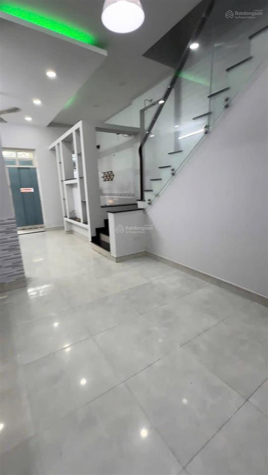 3tỷ350 bán nhà tân qúy tây bình chánh tphcm 80m2 cách ql1 100m2 xem ngay