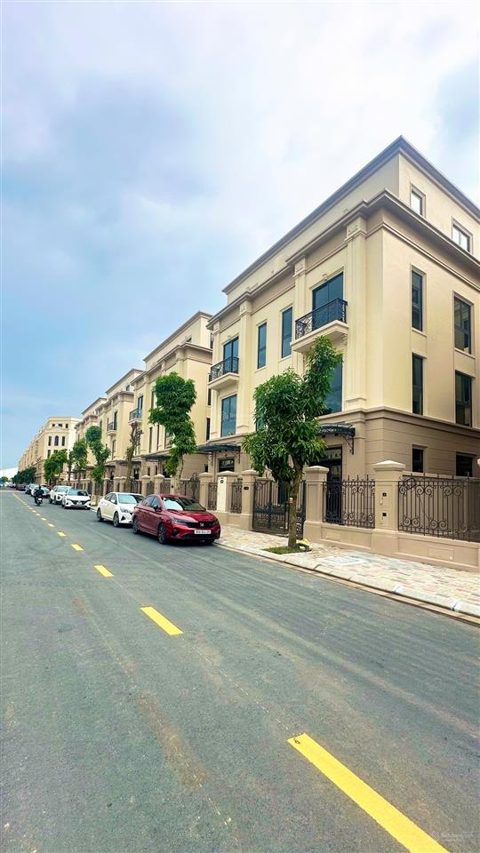 Chính chủ bán căn liền kề viễn đông. dt 75m giá 26 tỷ bao phí  0966 758 ***