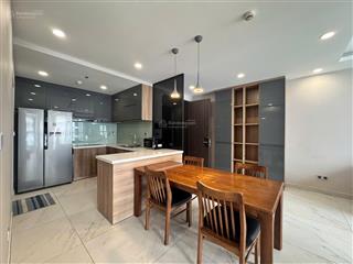 Bán xuất spa tại midtown m7  phú mỹ hưng q. 7 căn góc 84m2 view thoáng + ô xe hầm. giá 9,6 tỷ net