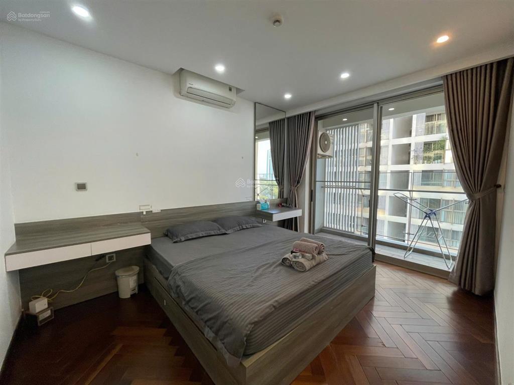 Bán căn hộ chung cư midtown lô m6  90m2 sẵn sổ giá 9 tỷ 3 all in   0933 199 *** nhung
