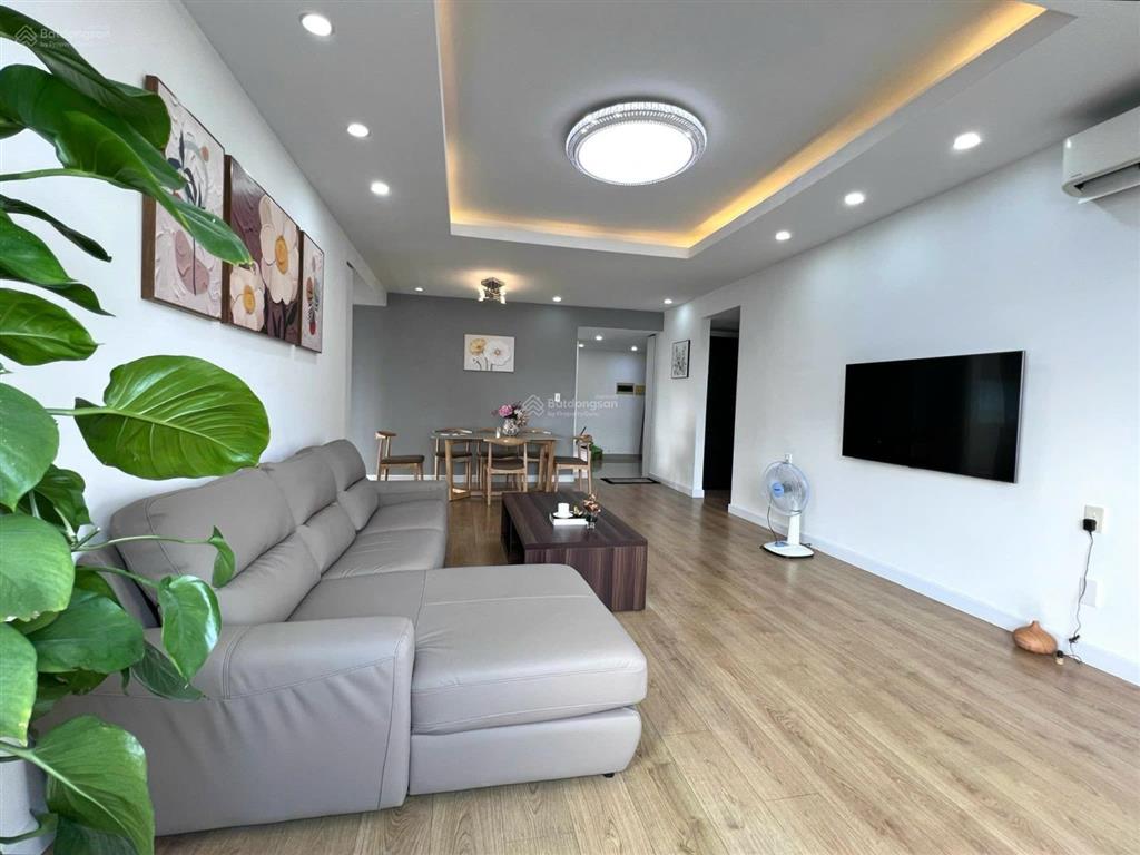 Bán ch mỹ khang  phú mỹ hưng, giá 9,5 tỷ net. gần trường quốc tế canada