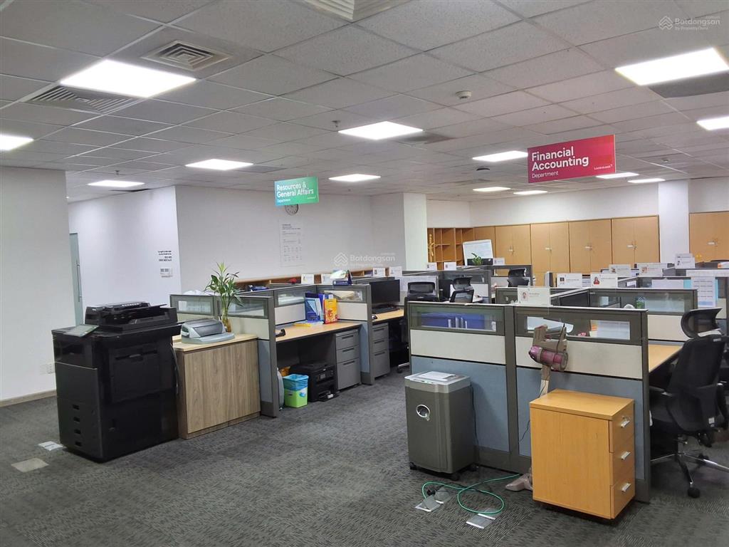 Cho thuê sàn văn phòng toà nhà đại minh, dt từ 100300500m2.  0933 199 ***