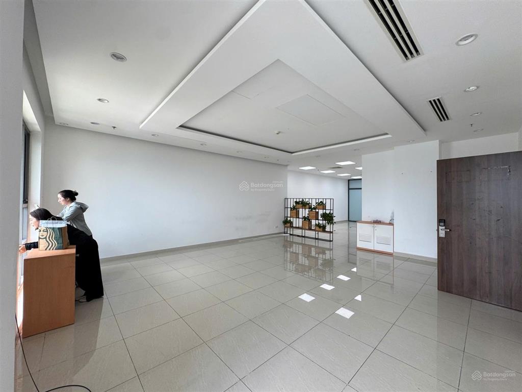 Cho thuê sàn văn phòng golden king quận 7  100m2