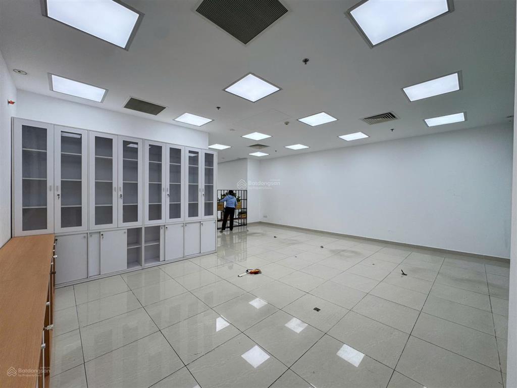 Cho thuê sàn văn phòng golden king quận 7  100m2