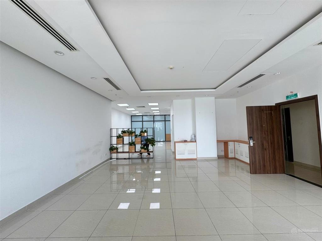 Cho thuê sàn văn phòng golden king quận 7  100m2