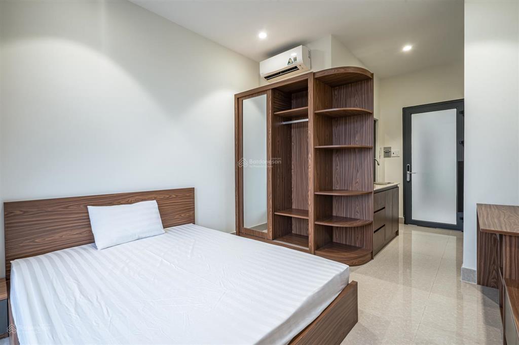 Căn hộ cho thuê dài hạn / ngắn hạn full nội thất có thang máy / bảo vệ, lễ tân.