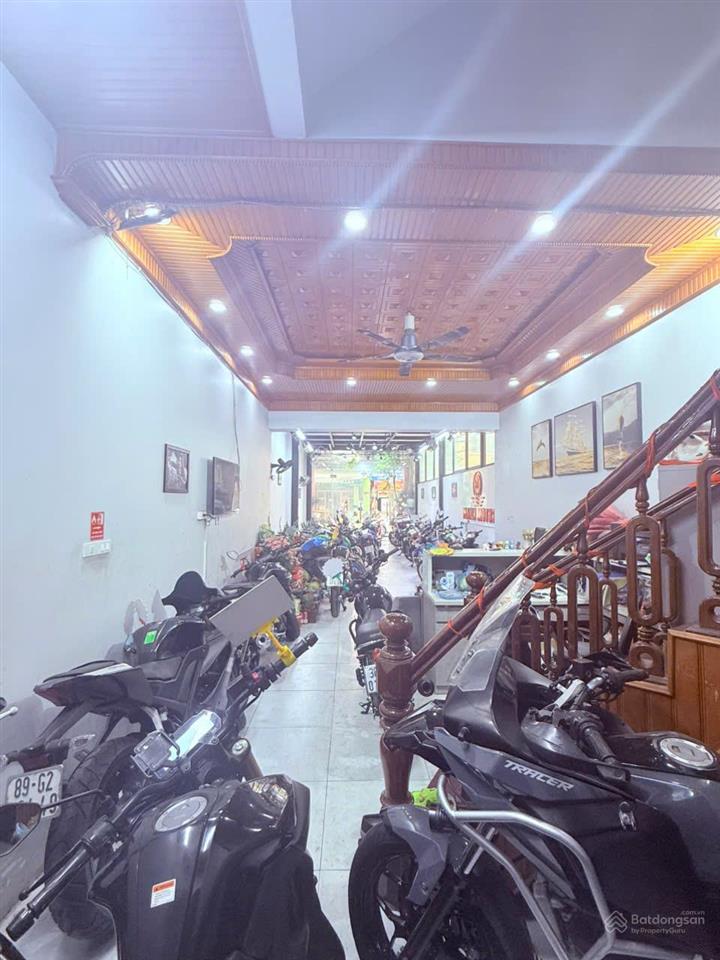 Chính chủ em muốn bán nhà 1 mặt phố chính và 1 mặt thoáng vĩnh viễn