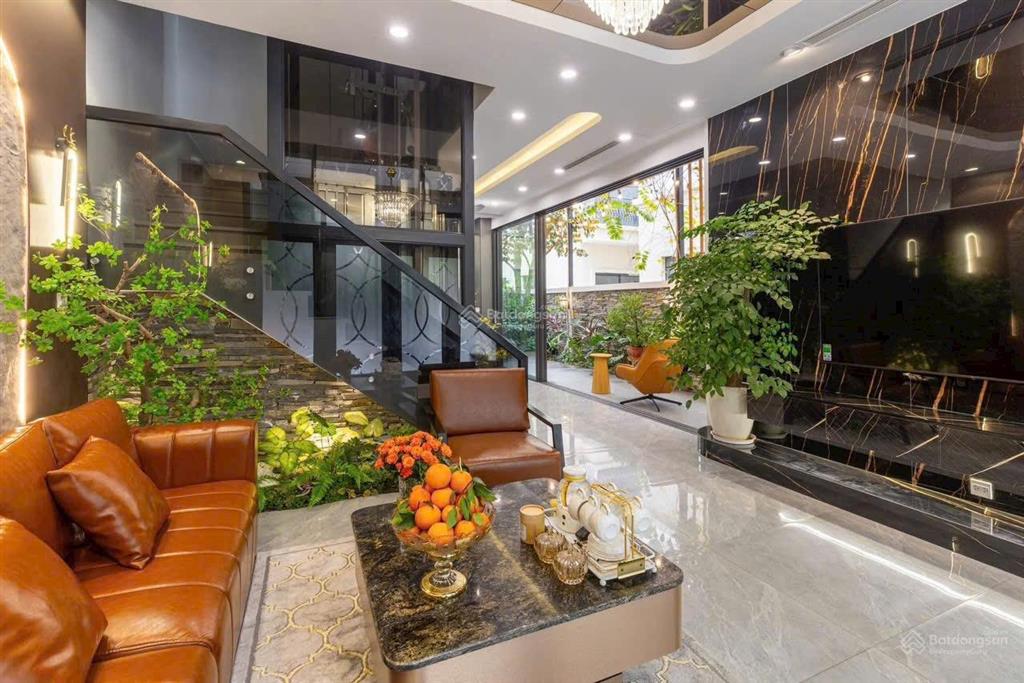 Cắt lỗ  11 tỷ bao phí xẻ khe 91m2 (thô) hướng đông nam mt 6,5m giá tốt nhất trong khu