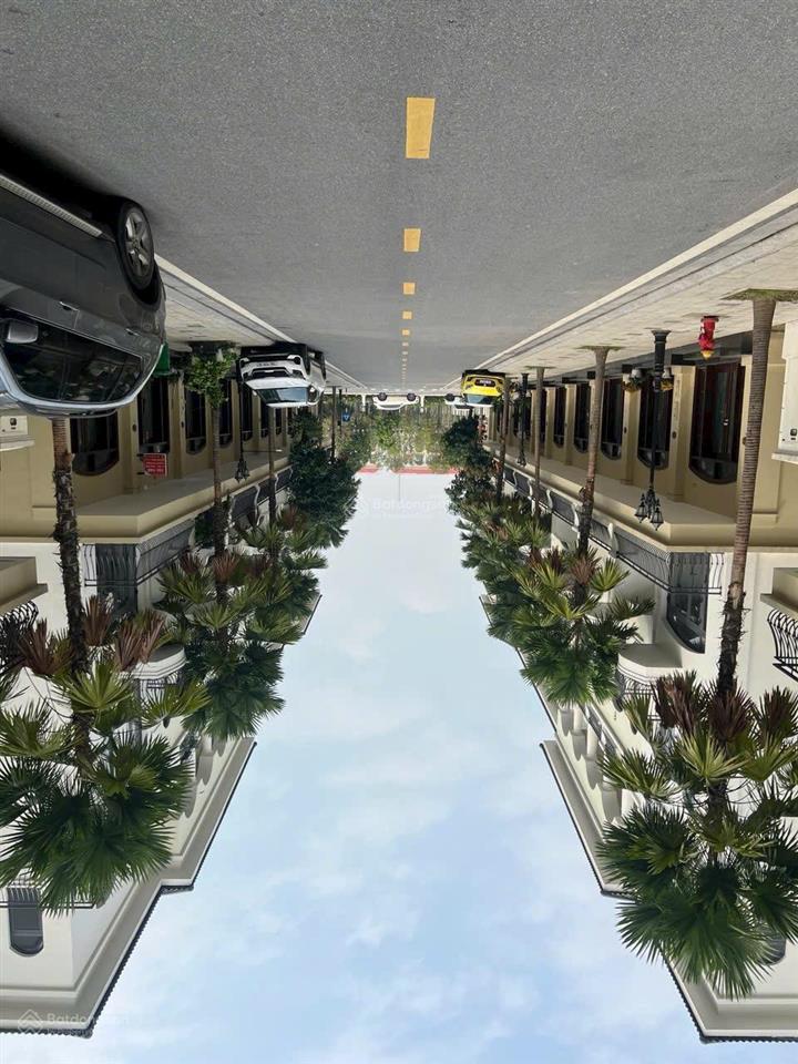 Cắt lỗ  11 tỷ bao phí xẻ khe 91m2 (thô) hướng đông nam mt 6,5m giá tốt nhất trong khu
