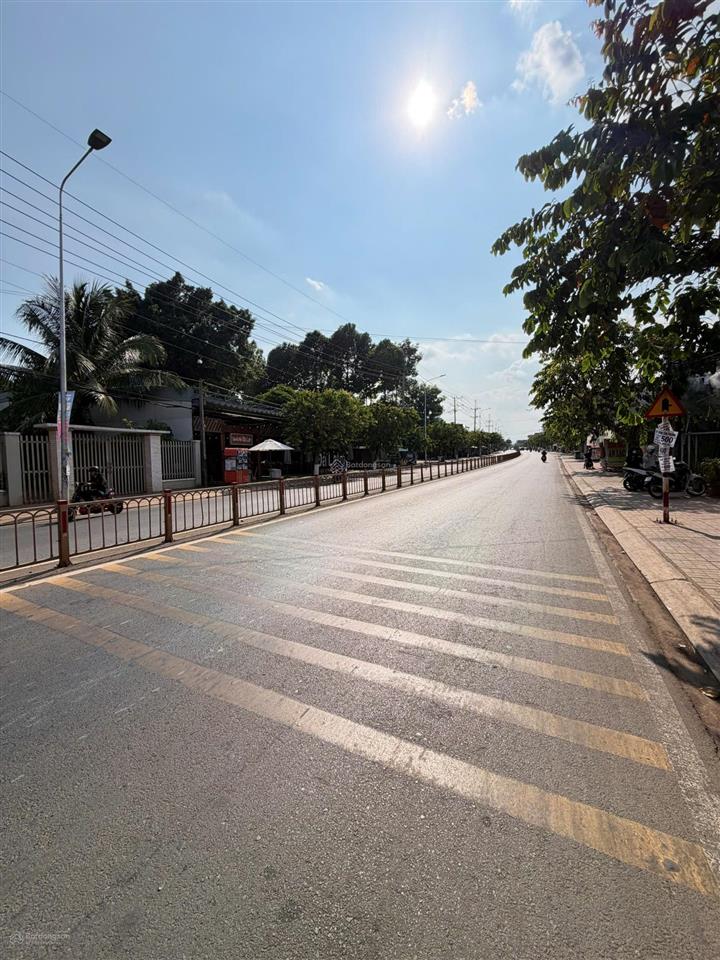 Bán nhà mặt tiền, đường hồ thị hương, tp long khánh, đồng nai (21tr/m2)