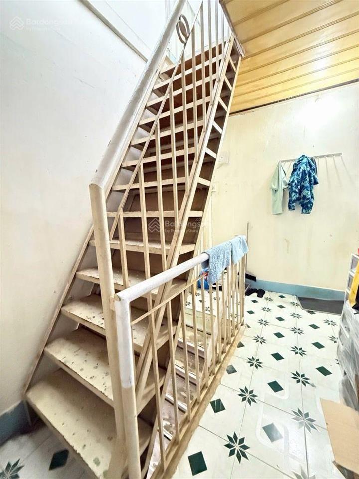 Bán nhà 3 tầng đường lạc long quân  quận 11  gần đầm sen  ngang 3,5m  giá nhỉnh 3 tỷ