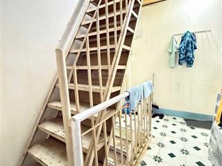 Bán nhà 3 tầng đường lạc long quân  quận 11  gần đầm sen  ngang 3,5m  giá nhỉnh 3 tỷ