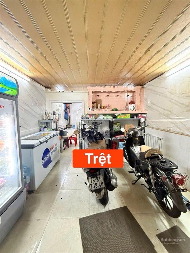 Bán nhà 3 tầng đường lạc long quân  quận 11  gần đầm sen  ngang 3,5m  giá nhỉnh 3 tỷ