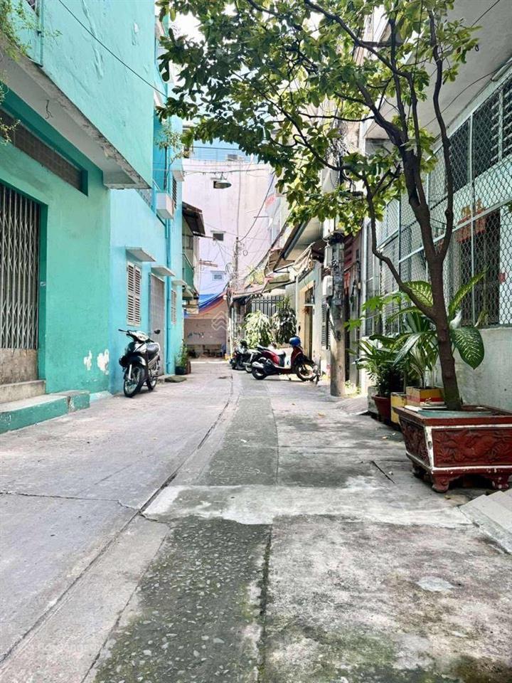 Nhà kề bên chợ điện tử nhật tảo quận 11  53 m2  3 tầng  hẻm 4 m thông gần mặt tiền  nhỉnh 8 tỷ