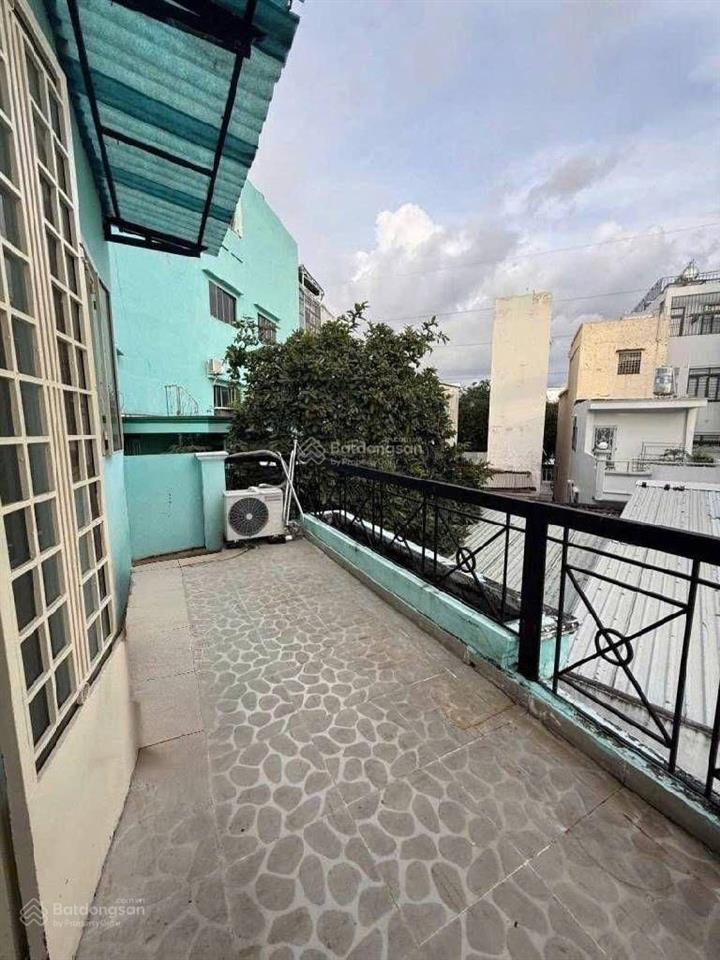 Trung tâm quận 11 3 tầng kiên cố  ngang 5.5m  hẻm 10 mét thông   sổ đẹp  7. x tỷ