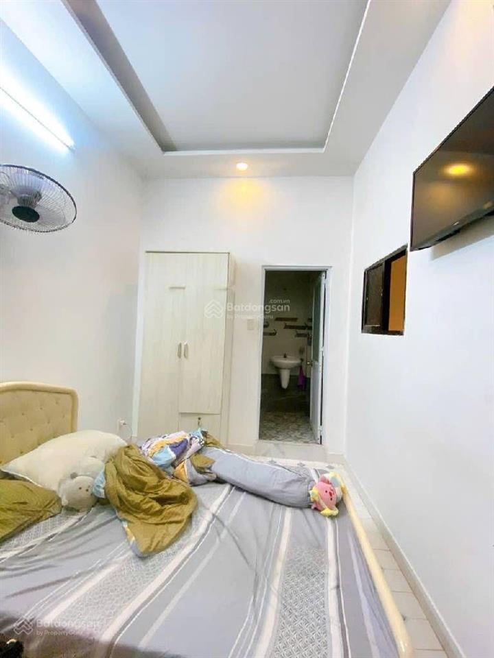 Trung tâm quận 11 3 tầng kiên cố  ngang 5.5m  hẻm 10 mét thông   sổ đẹp  7. x tỷ
