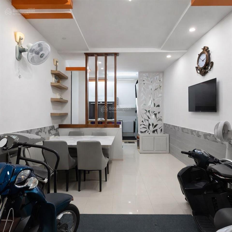 Bán nhà 3 tầng, ngang 4 x 10 m, đường 3/2, quận 11, đường 7 m xe hơi tránh, nhỉnh 6 t.ỷ