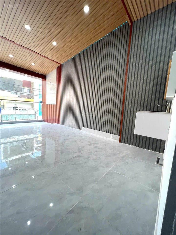 Mặt tiền lạc long quân  quận 11  3 tầng mới đẹp  dtsd 94,86 m2  giá 9,x t.ỷ