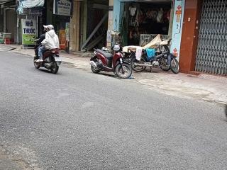 Mặt tiền kinh doanh  lạc long quân  quận 11  3 tầng  chỉ 6,x tỷ