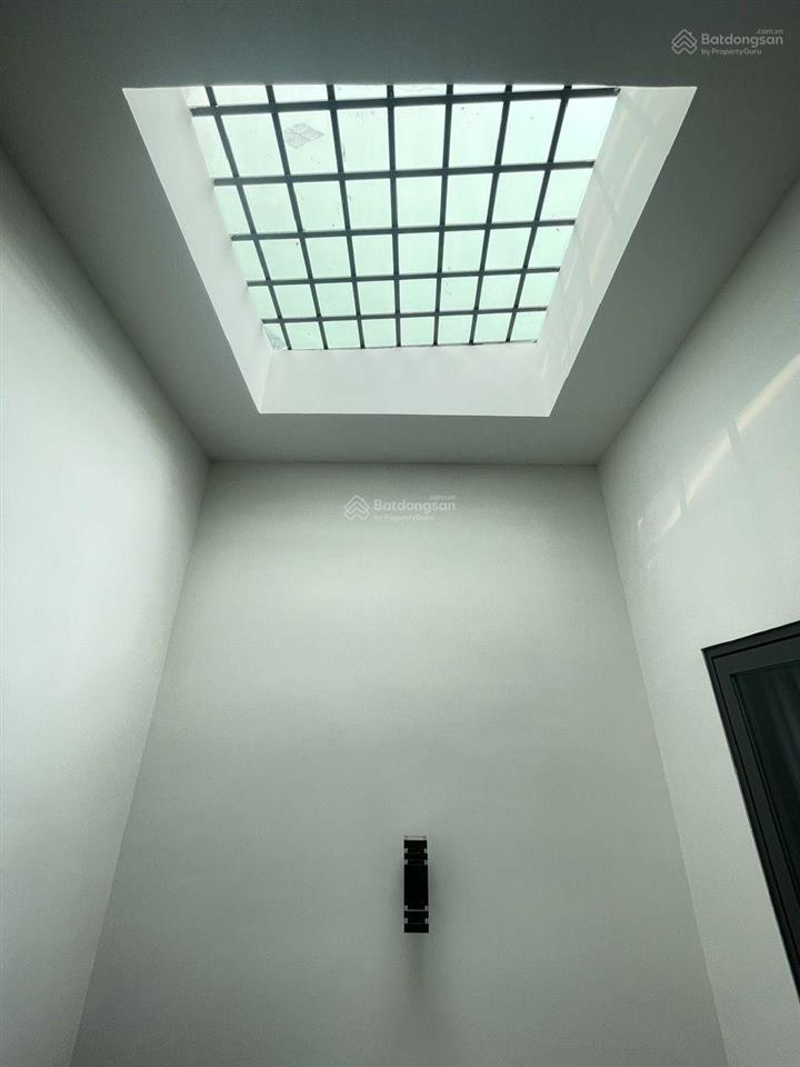 Nhà mới 3 tầng  hẻm xe hơi  lạc long quân  quận 11  44m2  chỉ 8,x tỷ