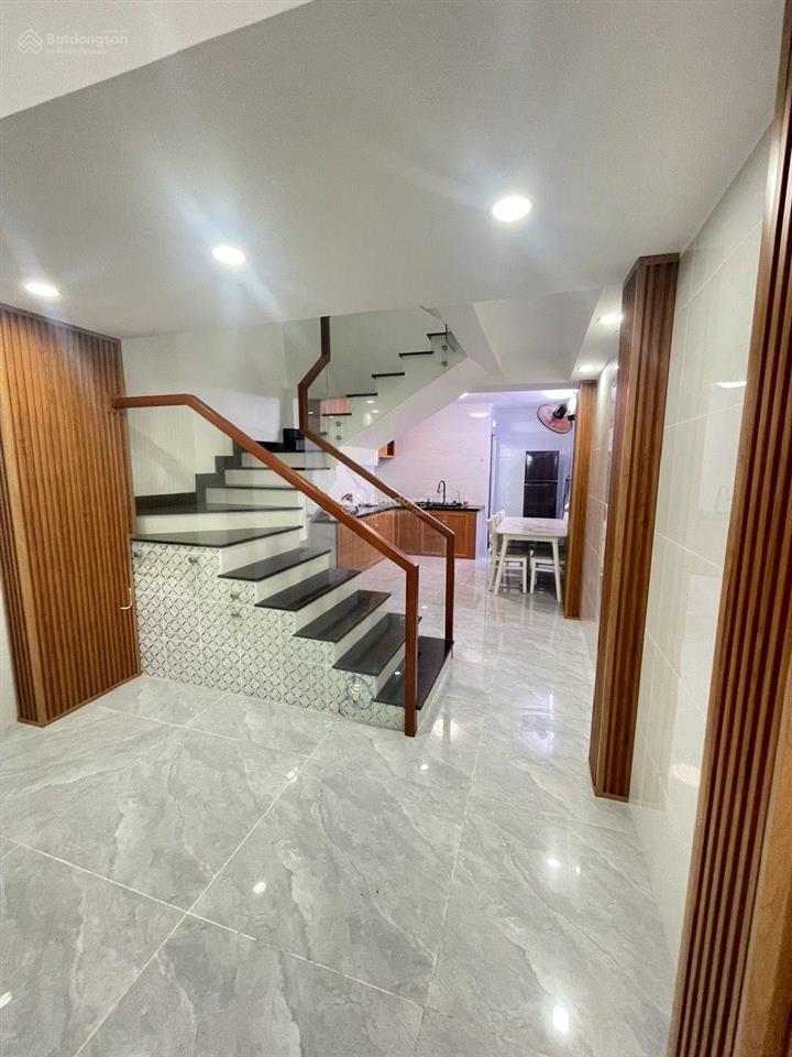 Nhà mới 3 tầng  hẻm xe hơi  lạc long quân  quận 11  44m2  chỉ 8,x tỷ