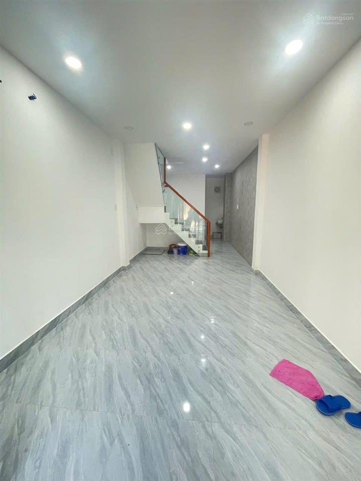 Bán nhà 3 tầng  hẻm xe hơi  lạc long quân  quận 11  32m2  chỉ 6,x tỷ