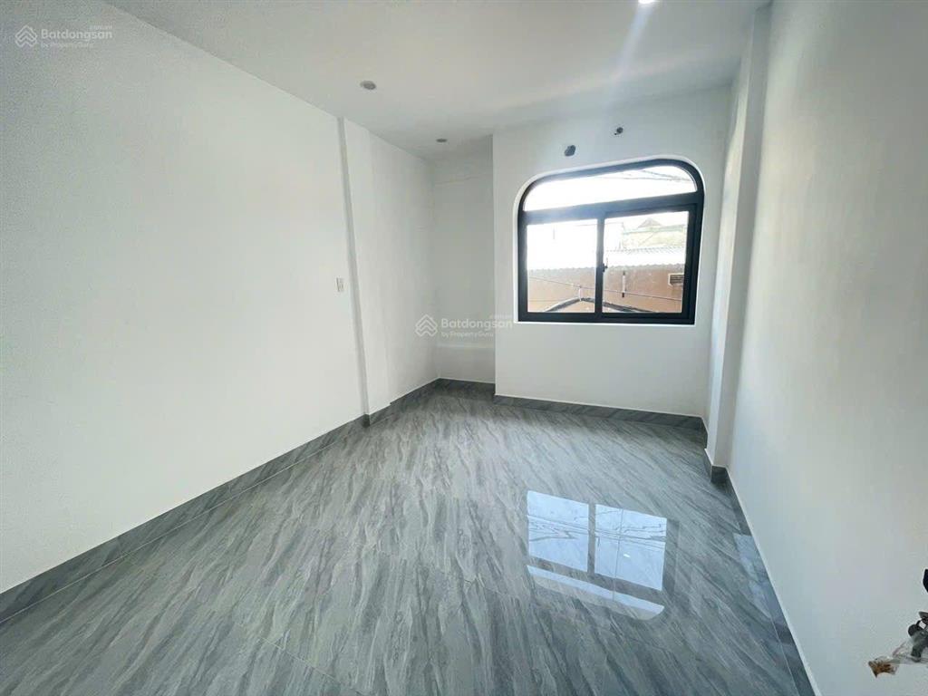 Bán nhà 3 tầng  hẻm xe hơi  lạc long quân  quận 11  32m2  chỉ 6,x tỷ