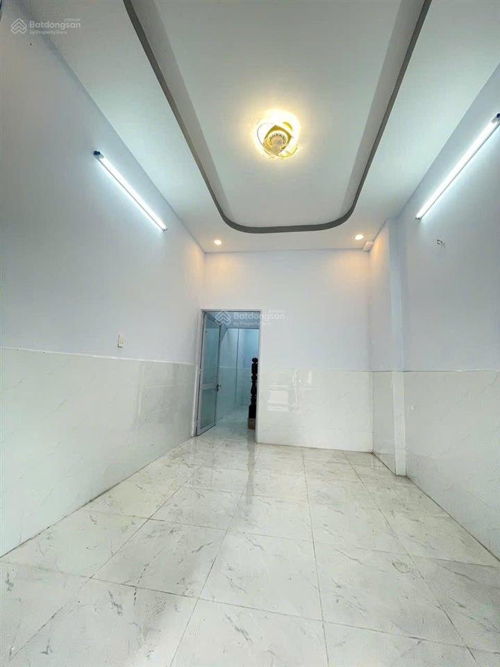 Bán nhà 3 tầng  hẻm xe tải  lạc long quân  quận 11  7,** tỷ