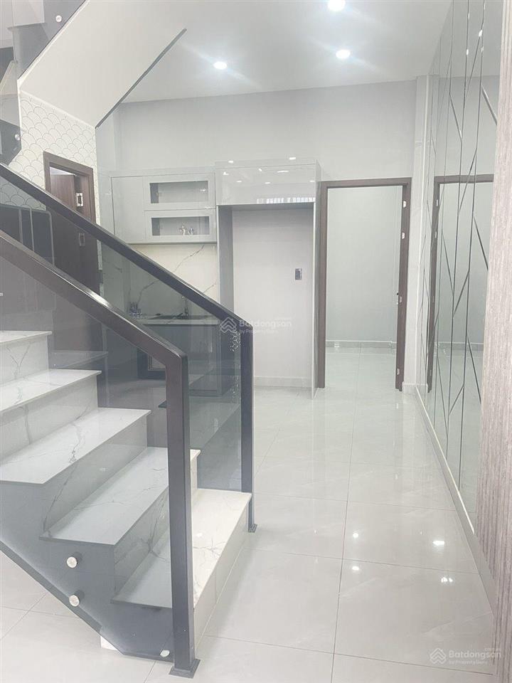 Bán nhà mới xây  ông ích khiêm  quận 11  diện tích (3,8 14)m2  6,x tỷ